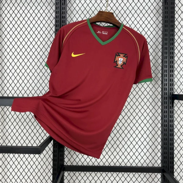 Camisa Retrô Portugal I 2006 - Variação 2